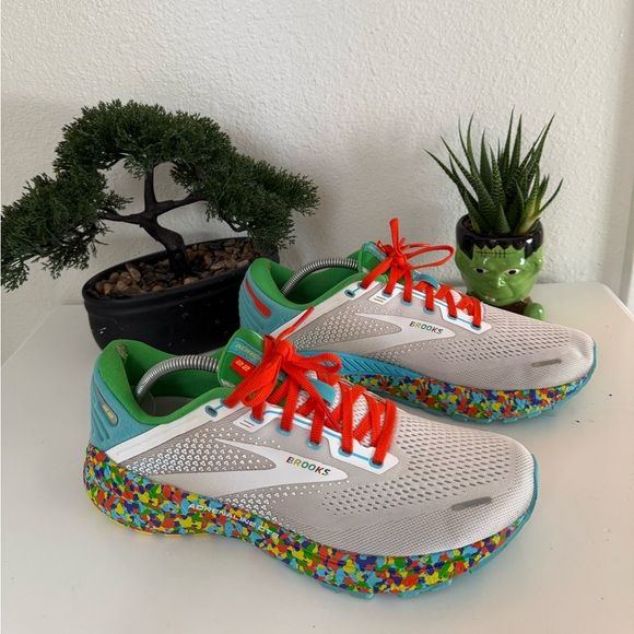 Brooks Shoes - Brooks women Sneakers - White, Green, Red